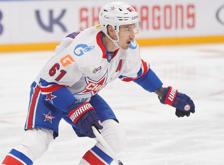 …И тогда за дело взялся Хайруллин, сотворивший дубль. Команда Ларионова красиво вернулась в зону плей-офф