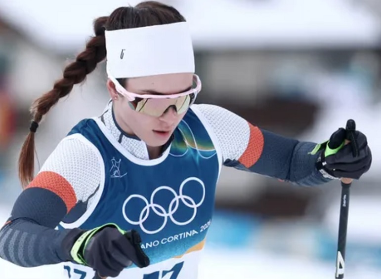 «Лыжа попала в кашу на спуске» - Непряева о своем падении в скиатлоне. «То, что спортсмены из других стран к нам плохо относятся, - это миф»