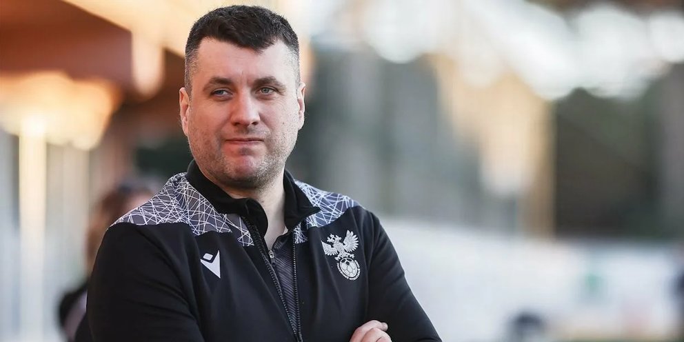 Оказывается, наши арбитры востребованы за рубежом, но Павел Каманцев считает, что основную зарплату судьям платят здесь - надо и качество давать здесь