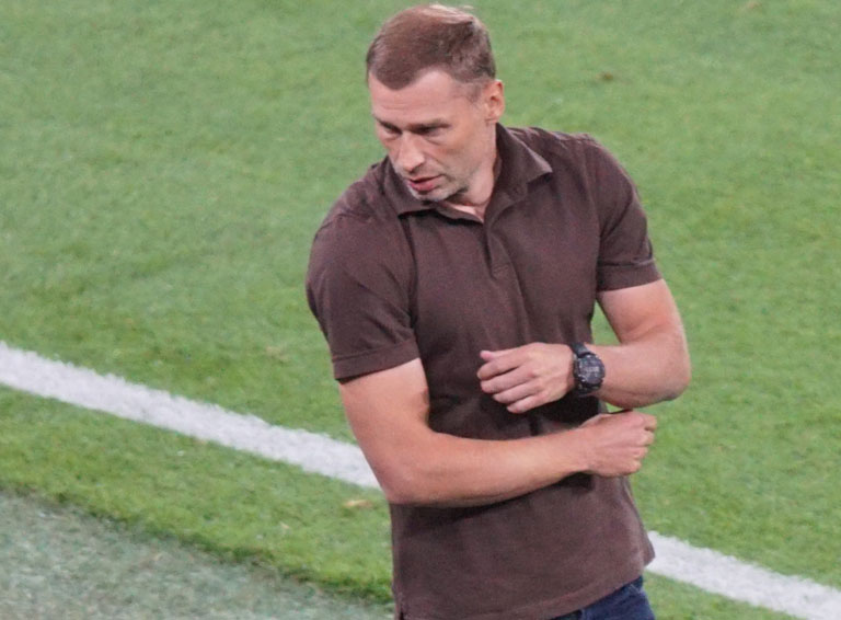 Александр Кержаков благословил коллегу Василия Березуцкого на «Урал»