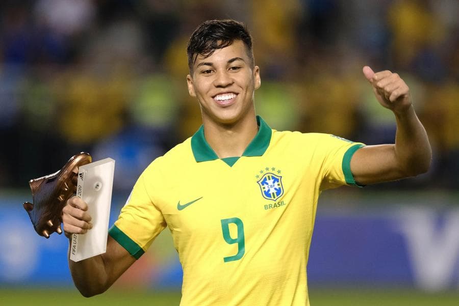 «Зенит» вступает в бой. Петербуржцы попытаются подписать нападающего «Крузейро», за которым следит «Реал»