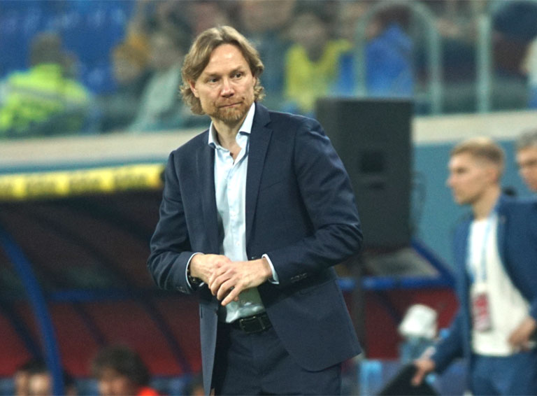 Валерий КАРПИН: Сафонов в какой-то момент потерял ворота, хотя на повторе видно, что у него поехала нога. Глушенков? Он мог травмироваться, если бы сыграл на таком поле 