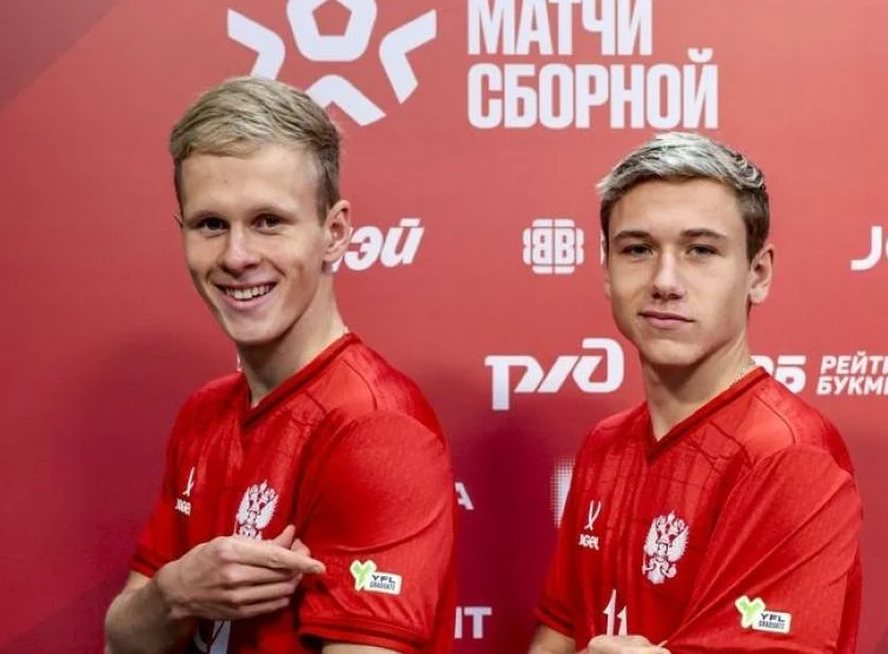 Батраков был менее ярок, чем тот же Кисляк, который в свои годы уже ведет игру сборной. Но в целом центр поля у нас сложился - Масалитин