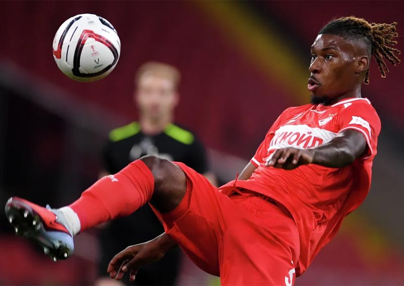 Защитник «Спартака» о получении российского паспорта из рук Путина: «Мне бы это понравилось»