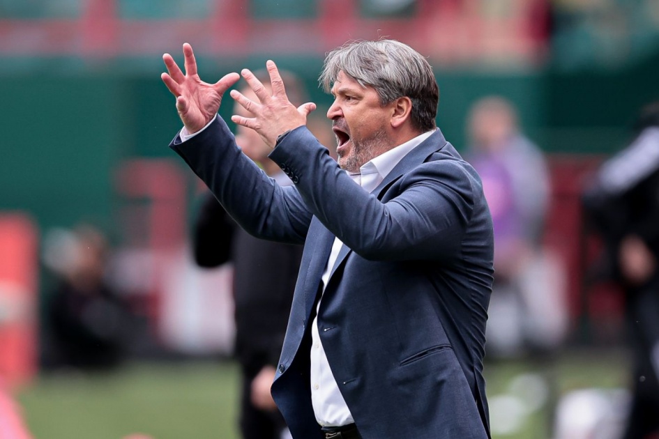 Евсеев запрыгнул на стол в раздевалке после победы «Динамо» из Махачкалы. ВИДЕО 