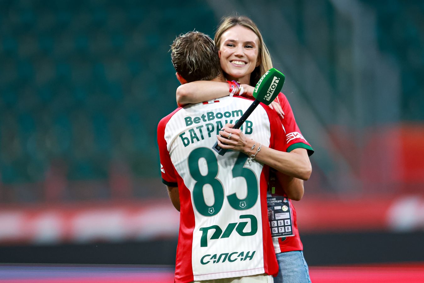 «Батраков уже попал под бабки, подружку ему подогнали, которая в мамы годится» - Лахтер объяснил, почему ценит Кисляка выше