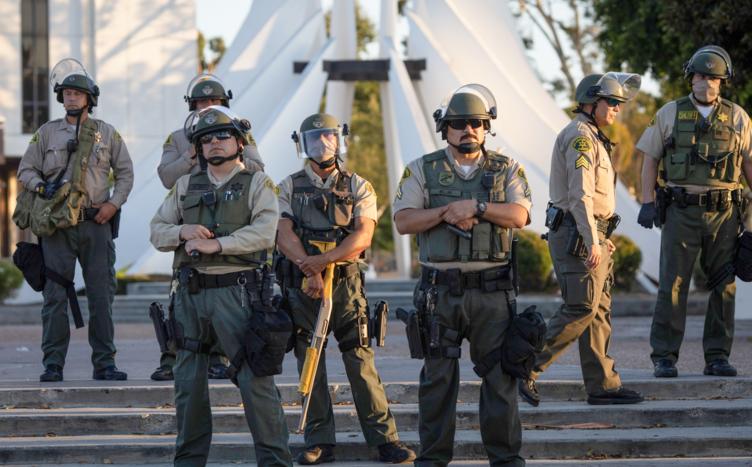 И снова стрельба, есть погибший - матч НБА перенесен. Не перенести ли из США ЧМ-2026 по футболу?