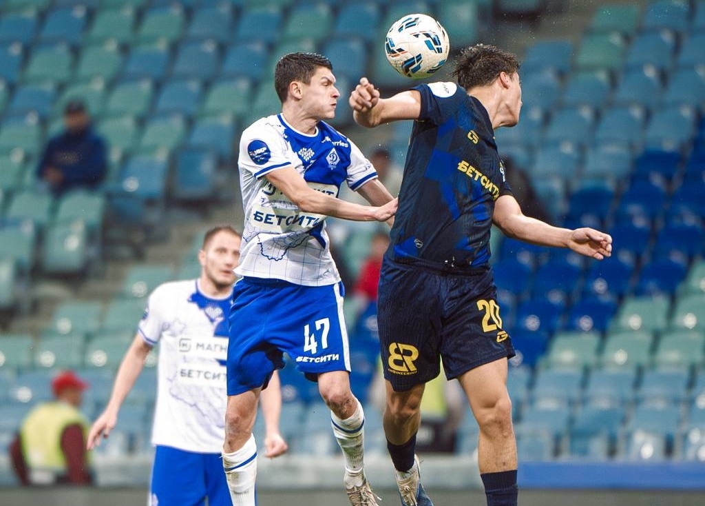 О попадании мяча в руку Коваленко - «Пусть судьи объяснят, какая здесь трактовка». Эксперт считает, что у гостей «украли два очка»