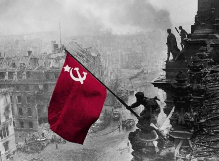 Ловчев: Понимаю, что мы делаем сегодня - фашизм хочет взять реванш, но мы им этого не дадим. Семак: День Победы - часть нашего генетического кода