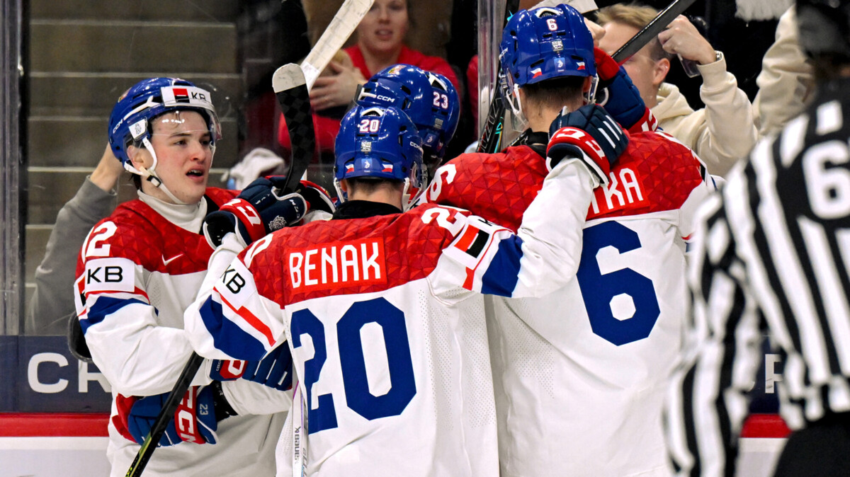 Чехи забросили шесть шайб Канаде и вышли в финал молодёжного ЧМ по хоккею
