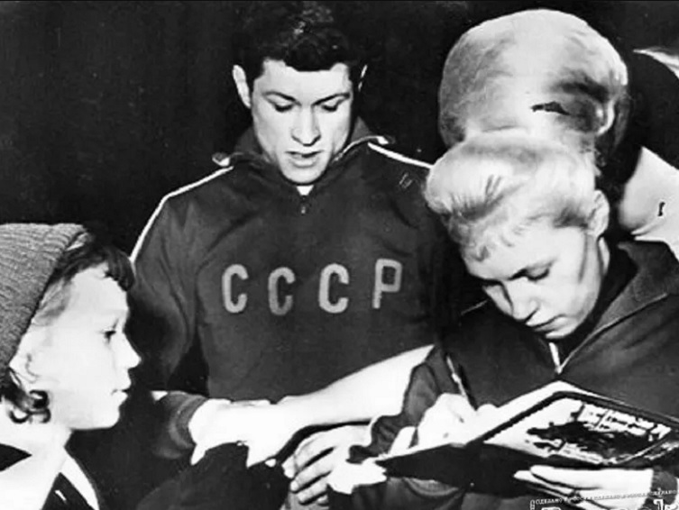 От «серебряных» пьедесталов до «голубого льда». Хронограф-2025