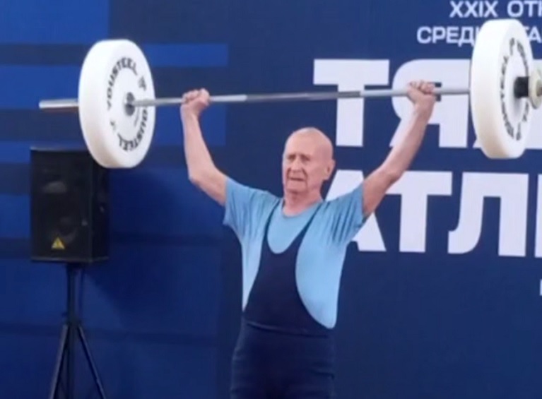 93-летний тяжелоатлет из Ульяновска победил в открытом Кубке России среди ветеранов в третий раз