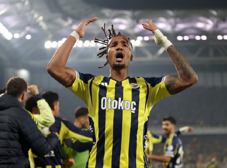 Огонь после главного дерби Турции только разгорается: на форварда команды Тедеско подали в прокуратуру… за эксгибиционизм на поле