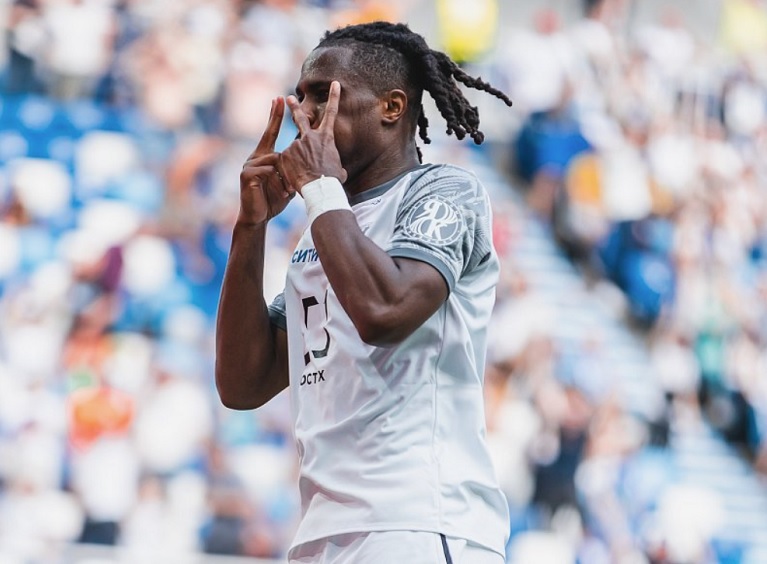 Нигерийский форвард «Балтики»: Эмоции Талалаева - это нормально, так он нас мотивирует. Моуриньо, Симеоне и Артета ведут себя так же