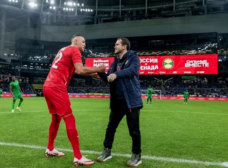 ГУБЕРНИЕВ: Этот спор волнует человечество - Дзюба или Кержаков, это сейчас самое главное. Поставьте им три памятника!