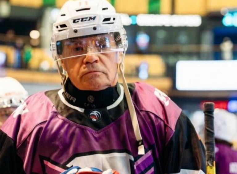 Медведев покоряет Эмираты. Между клюшками