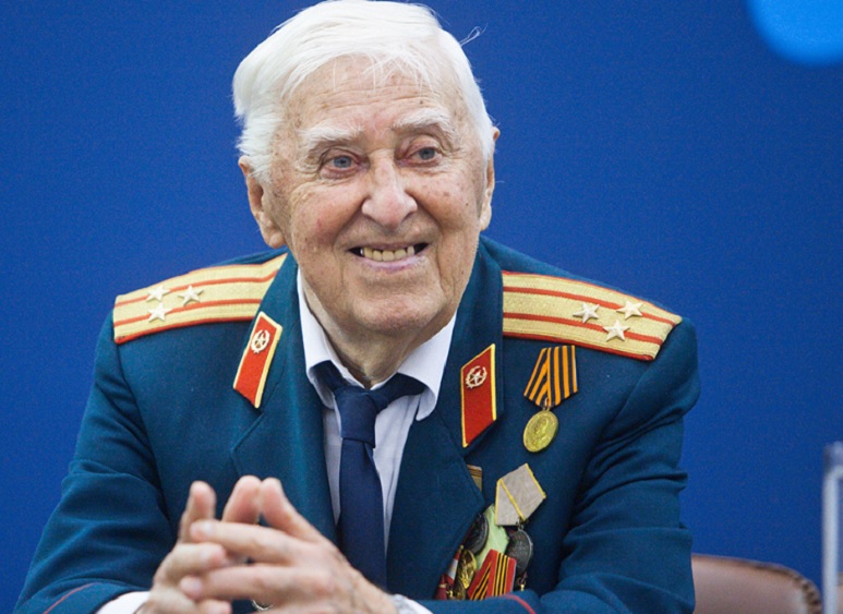 В «Зените» - первое столетие нового года: юбилей тренера «Смены», воспитавшего 10 известных голкиперов Премьер-лиги