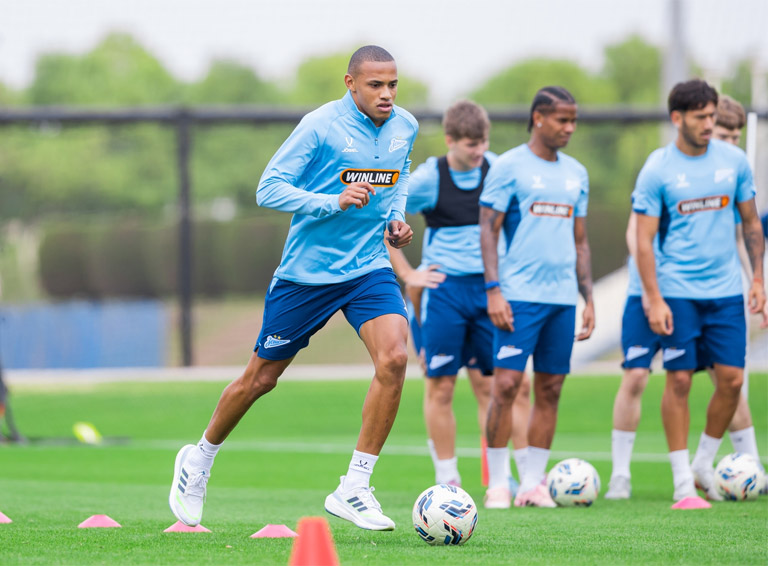 Второй сбор «Зенита» в ОАЭ: что ждёт команду на тренировках и как новичок Джон Джон адаптируется к нагрузкам