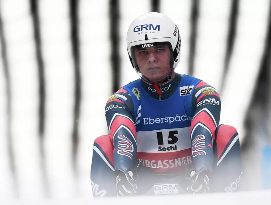 Саночник Репилов - 16-й после двух заездов, уступил лидеру около 2-х секунд там, где счёт идёт на тысячные... Почему довольна президент Федерации? 