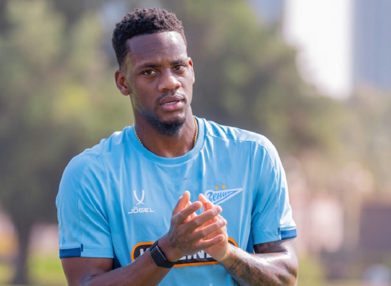 У «Зенита» в товарищеском матч-реванше с лидером РПЛ - всё по-взрослому: противостояние колумбийских форвардов и Соболев на лавке