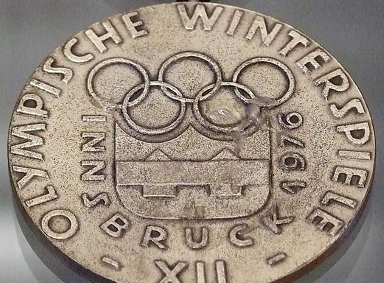 Снова Инсбрук, снова триумф. Полвека назад в Австрии прошла самая форс-мажорная Олимпиада