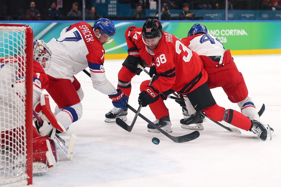 Олимпиада-2026, хоккейный турнир: в четвертьфинале едва не вылетели суперзвездные канадцы, зато словаки вновь близки к медалям!