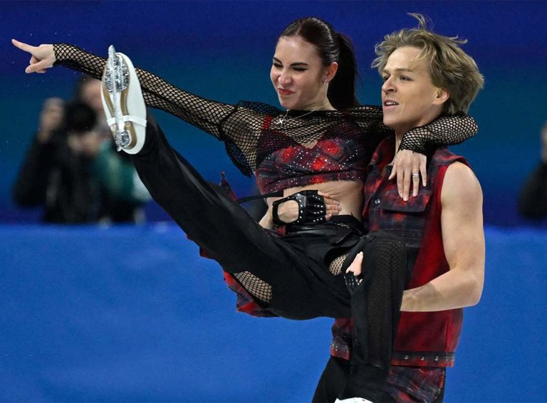 Глеб Смолкин о качестве льда на Олимпиаде: «Вода брызжет прямо на голень»