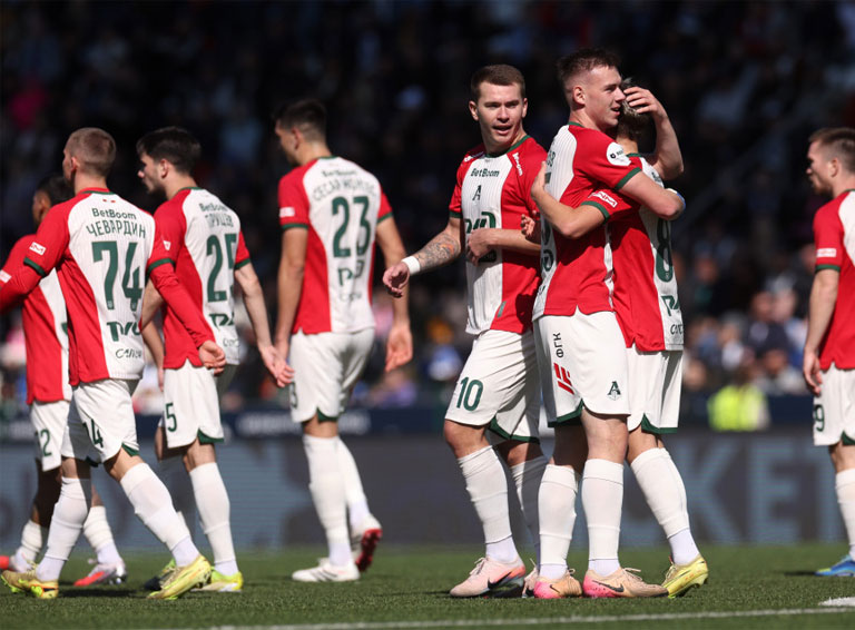 Гол Батракова приносит победу «Локомотиву». «Оренбург» - в зоне вылета