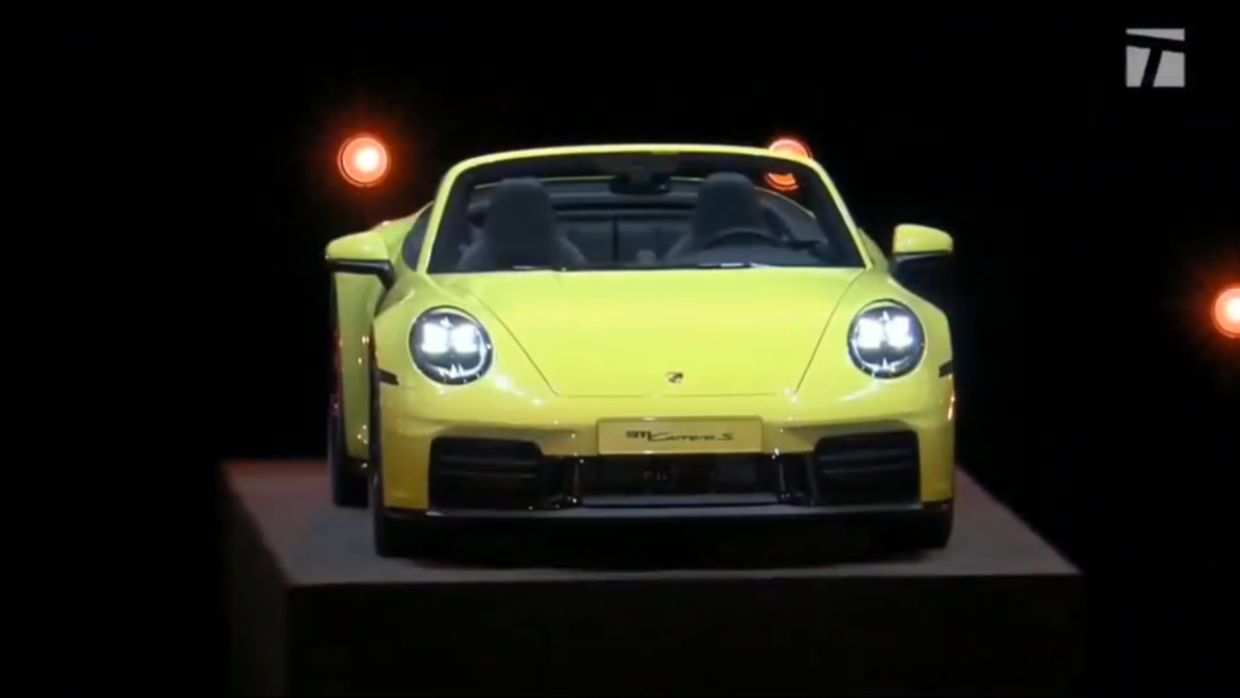 Мирра Андреева сегодня сразится с Еленой Рыбакиной в полуфинале. Победителю турнира вручат Porsche 911