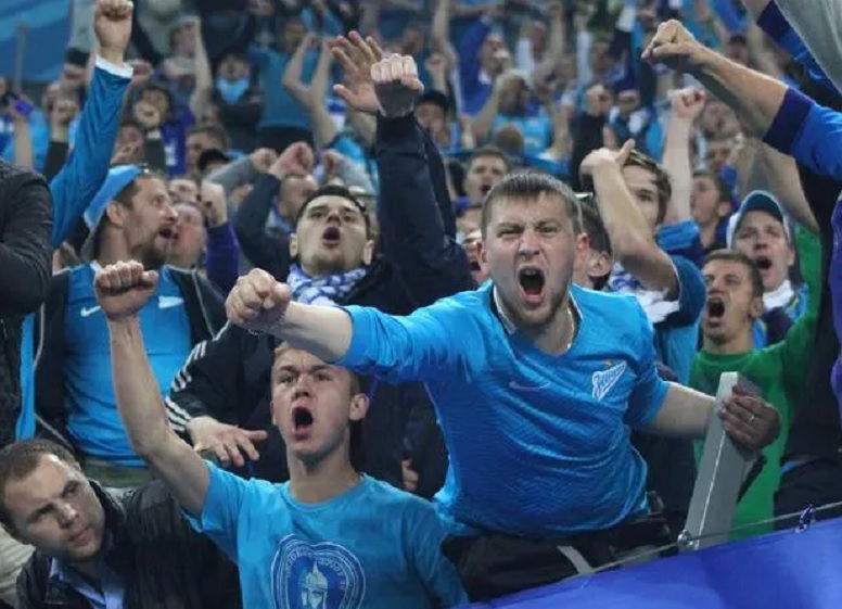 Игроки «Спартака» спровоцировали «Вираж», празднуя победу у его трибуны. А теперь КДК может наказать «Зенит» за бурную реакцию его фанатов