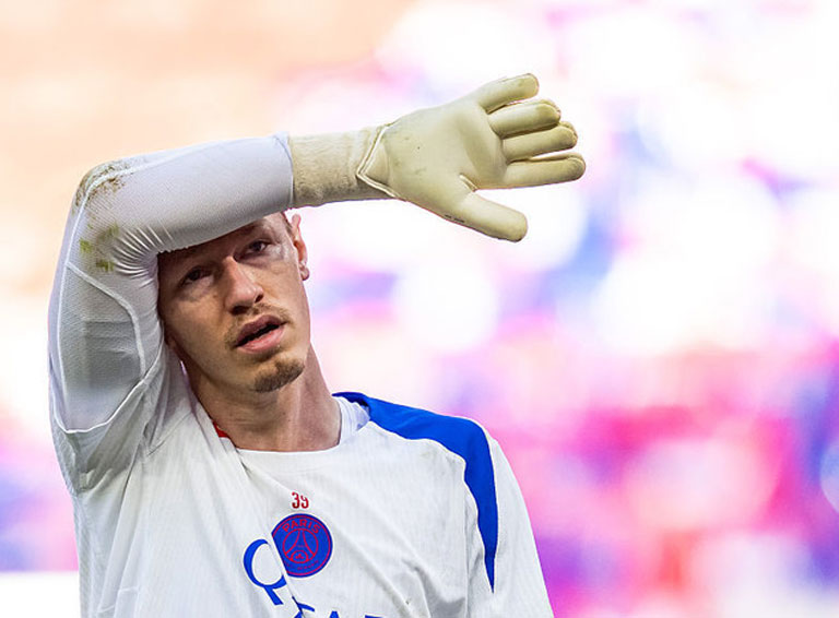 На 6-й минуте финала Лиги Чемпионов Сафонов пропустил, а Смолов проиграл миллион