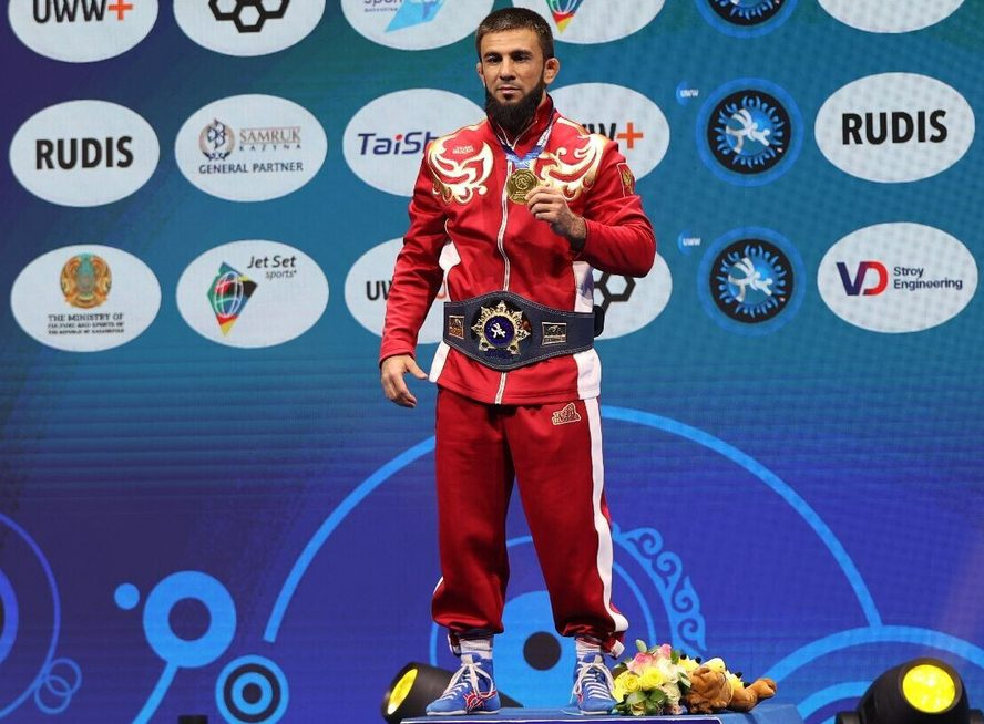 Спортивный подвиг чемпиона Ибрагимова, в победном финале на чемпионате мира он боролся с разрывом мениска, теперь предстоит операция 