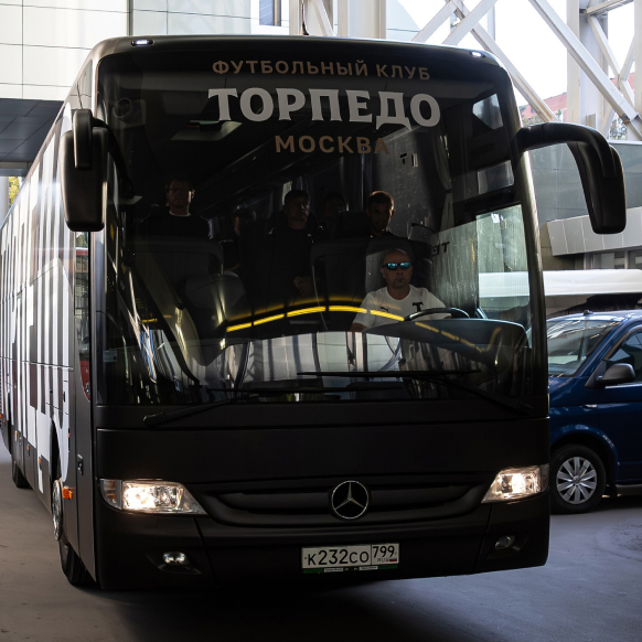 «Торпедо» мчит на автобусе из Москвы в Рощино на матч с «Ленинградцем» 