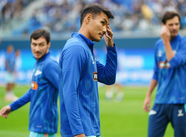 «В команде нас с Шилом под свое крыло взял Алип, ну а с Андреем Сергеевичем мы даже бегаем одинаково». В «Зените» появился новый Аршавин?