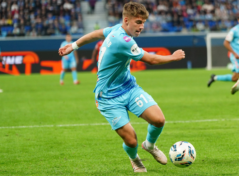 Как Кондаков заработал пенальти: Почувствовал - за что-то зацепился. Из-за этого и упал, потому что стало больно