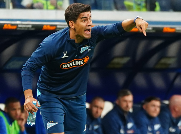 На месте руководства «Зенита» задал бы вопрос помощникам Семака, нырнувшим в теплую ванну: «Ребята, а у вас вообще есть какие-то амбиции?» - Селюк