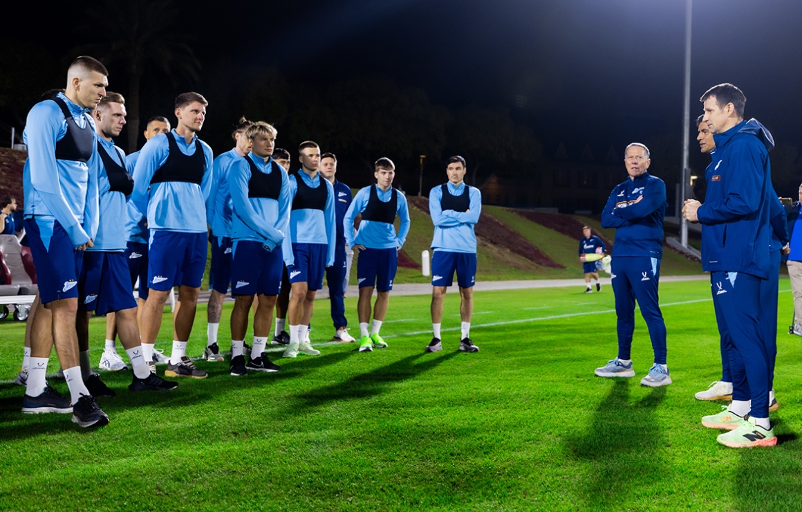 «Зенит»: беговые группы, работа с мячом, неожиданные тесты и хорошее настроение