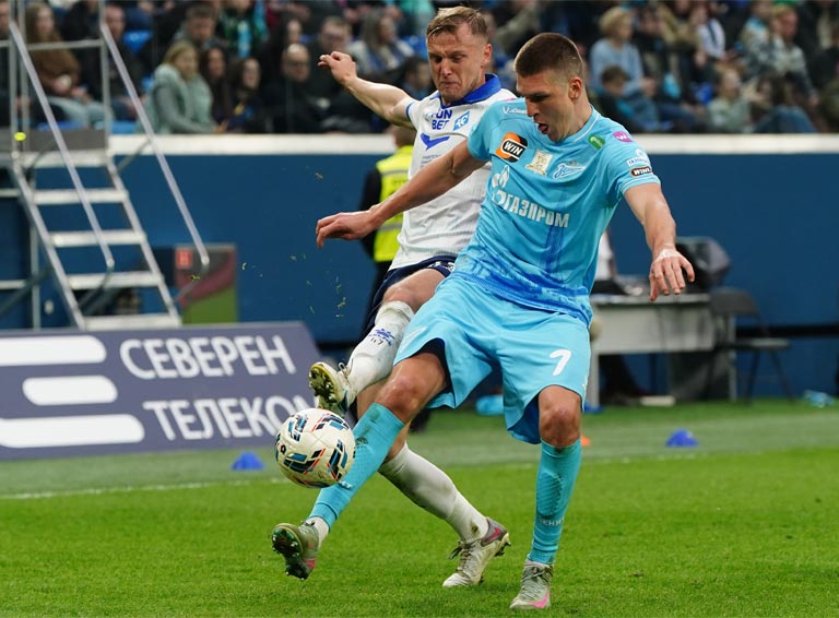 «Зенит» помучил себя и болельщиков, с минимальным счетом обыграв «Крылья». Хорошо, что Соболев опять не ушел без гола