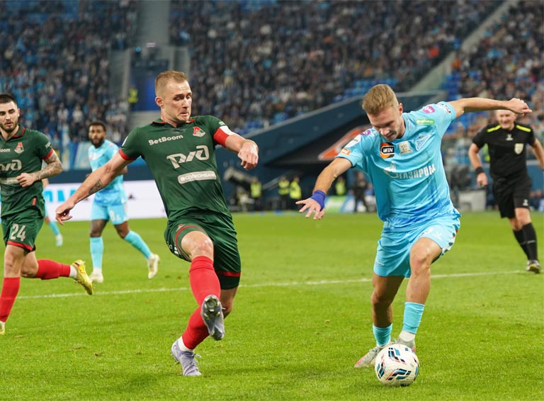 Нападающий «Локомотива» Комличенко признал силу «Зенита» Нападающий «Локомотива» Комличенко признал силу «Зенита»